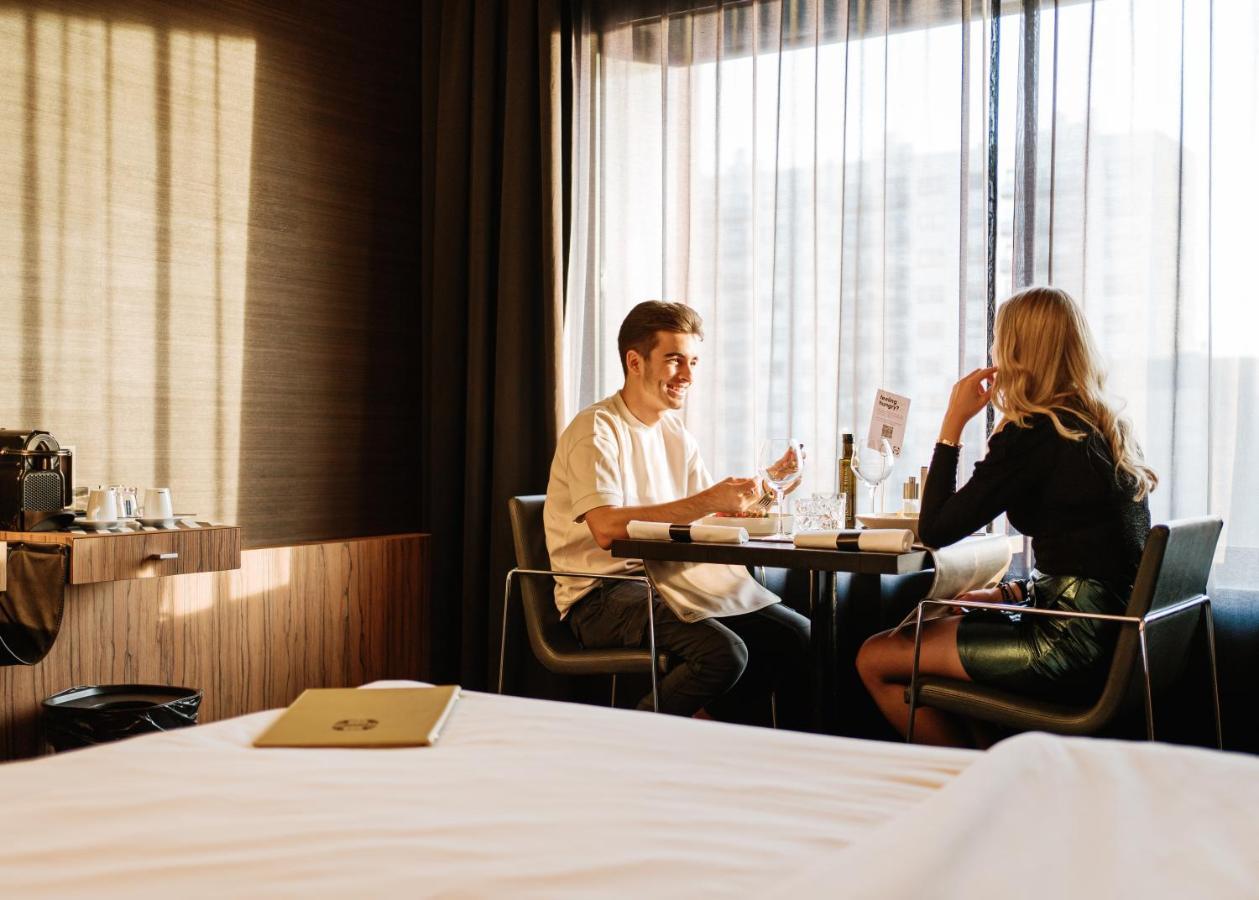 Carbon Hotel Genk Ngoại thất bức ảnh