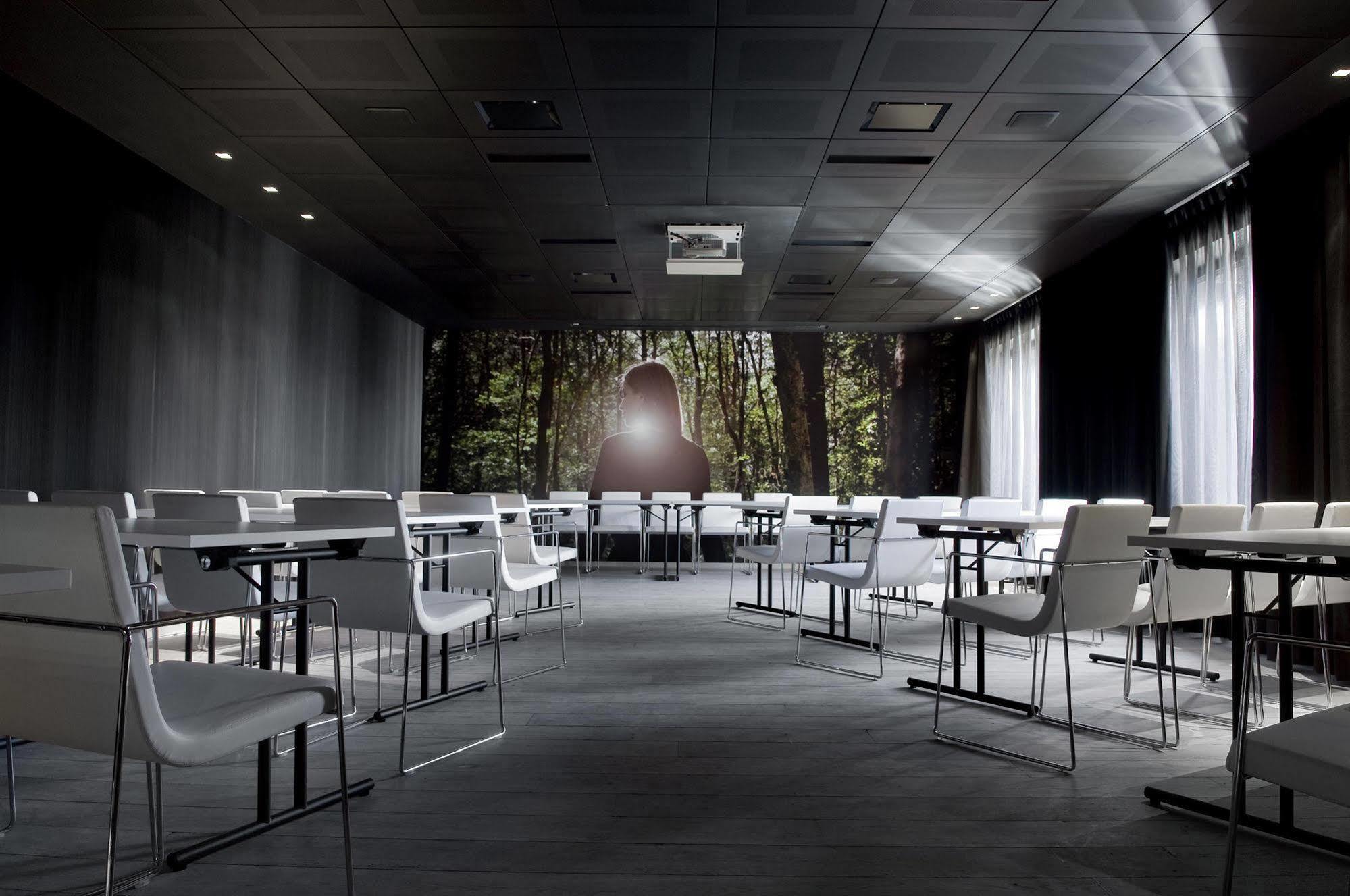 Carbon Hotel Genk Ngoại thất bức ảnh